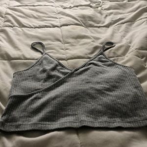 grey tank top